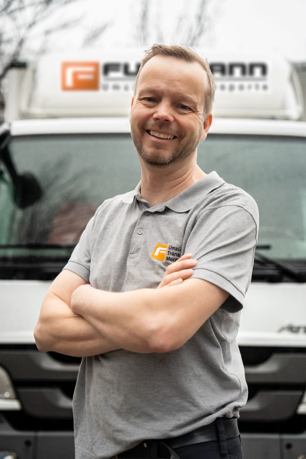 Adam Fuhrmann vor seinem 12-Tonner-Umzugs-LKW